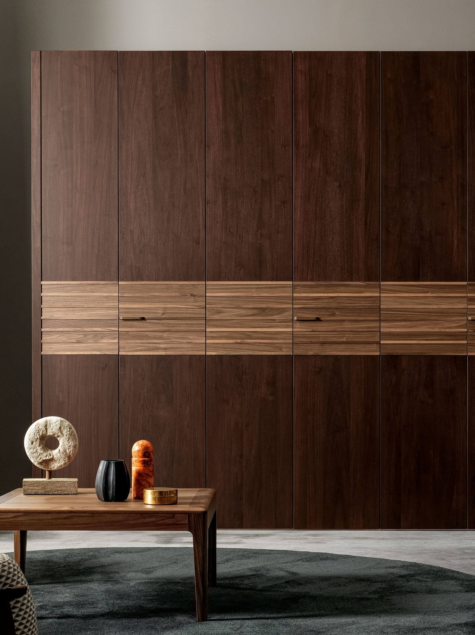 Hola closet 4 or 6 hinged doors