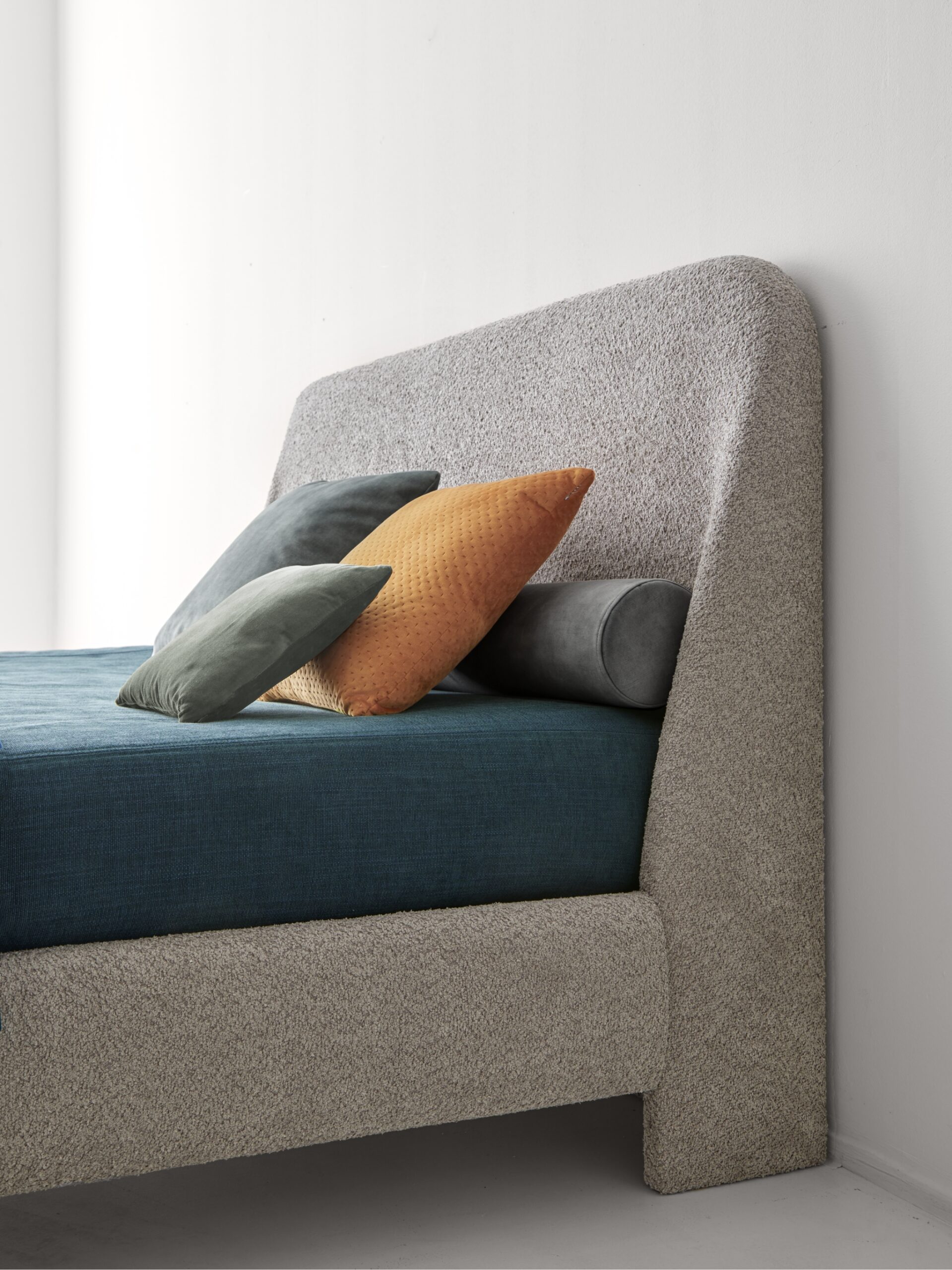 Floating Albore Bed